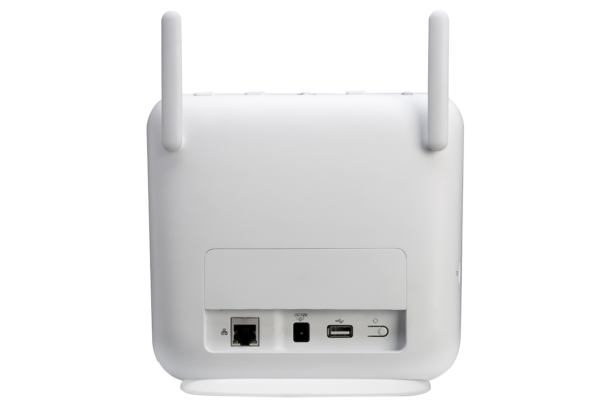 Lorex Smart Home Security Center with Two 2K Battery Cameras and Range Extender