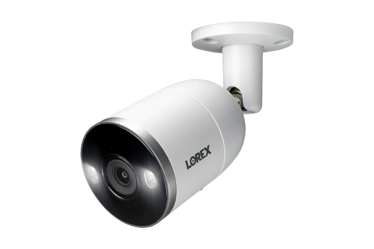 Sistema NVR Lorex 4K de 8 canales con 6 cámaras de disuasión inteligente, capacidades de fusión y detección de movimiento inteligente Plus
